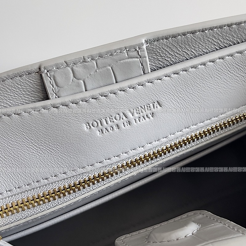 보테가베네타안디아모크로커다일가죽 20260215-145322-007루.jpg