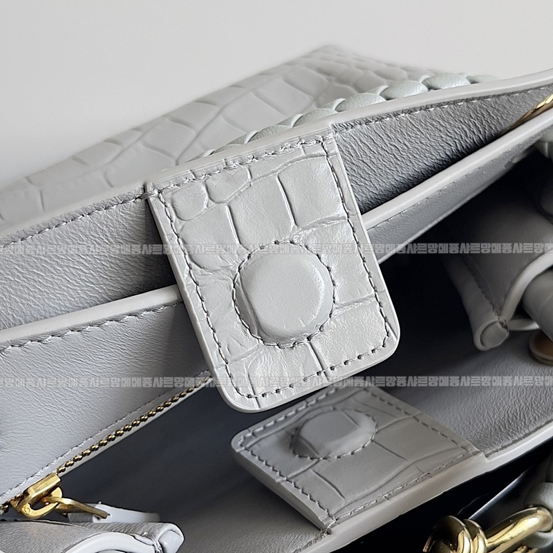 보테가베네타안디아모크로커다일가죽 20260215-145322-008루.jpg