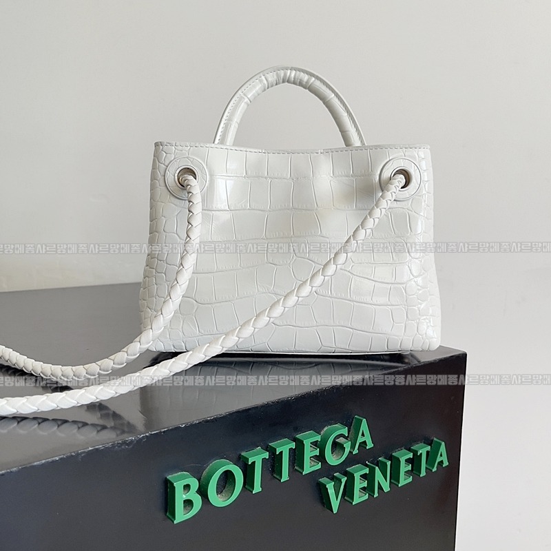 보테가베네타안디아모크로커다일가죽 20260215-150715-002루.jpg