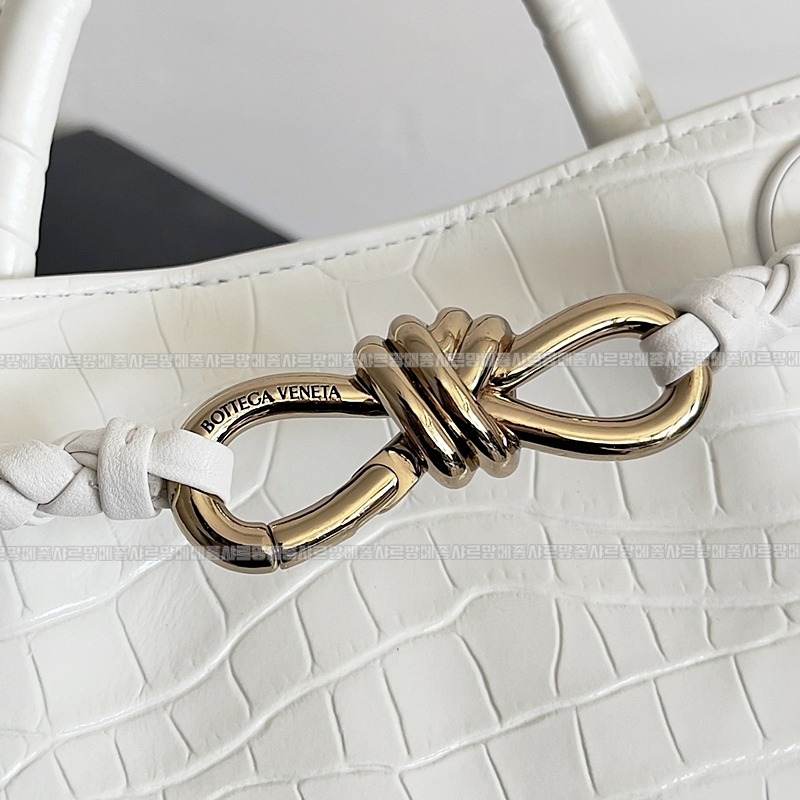 보테가베네타안디아모크로커다일가죽 20260215-150715-005루.jpg