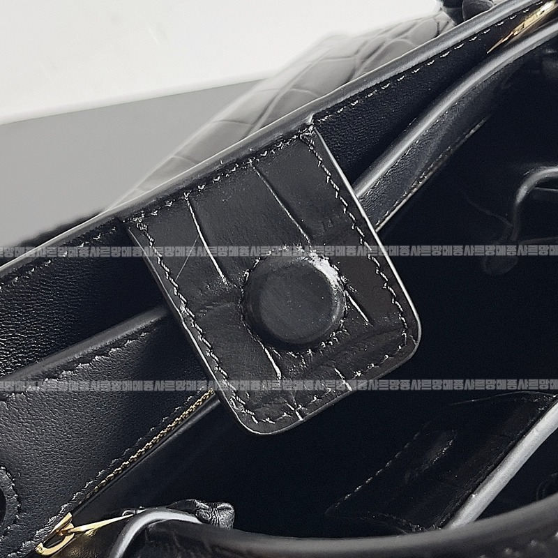 보테가베네타안디아모크로커다일가죽 20260215-150908-008루.jpg