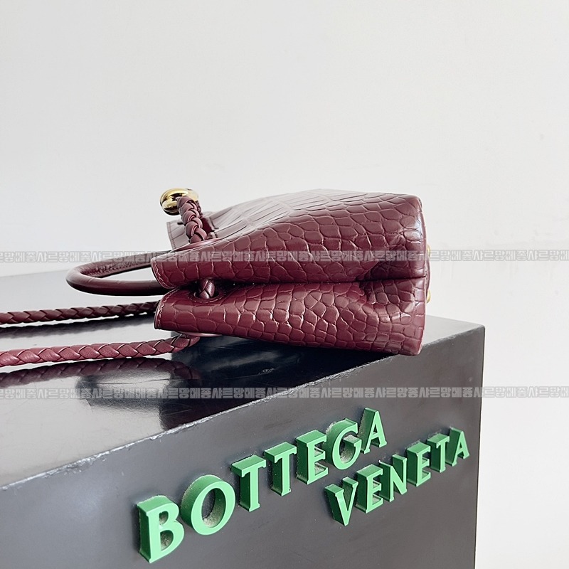 보테가베네타안디아모크로커다일가죽 20260215-151105-002루.jpg