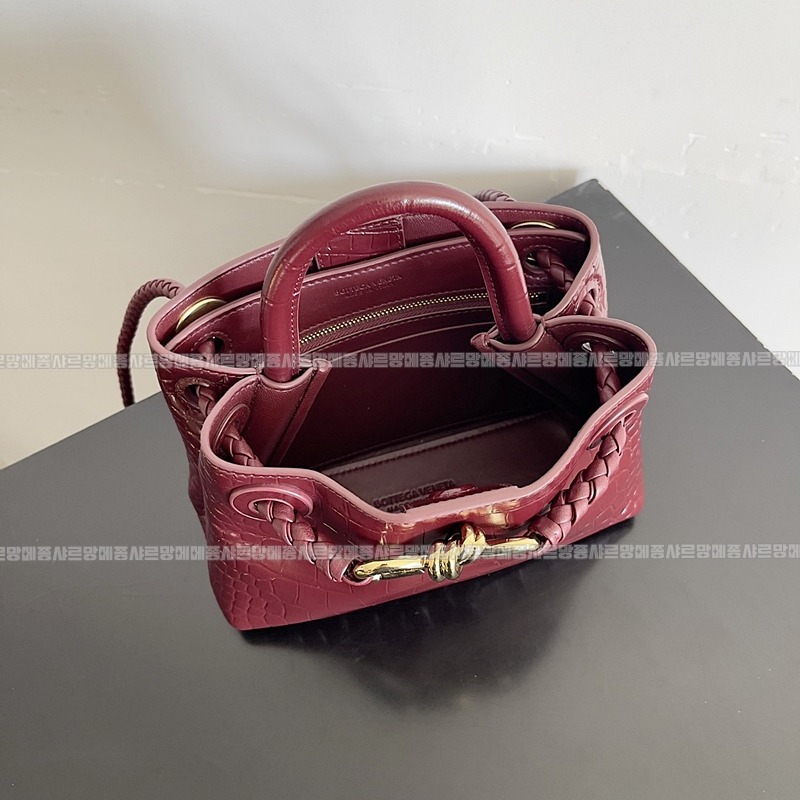 보테가베네타안디아모크로커다일가죽 20260215-151105-009루.jpg