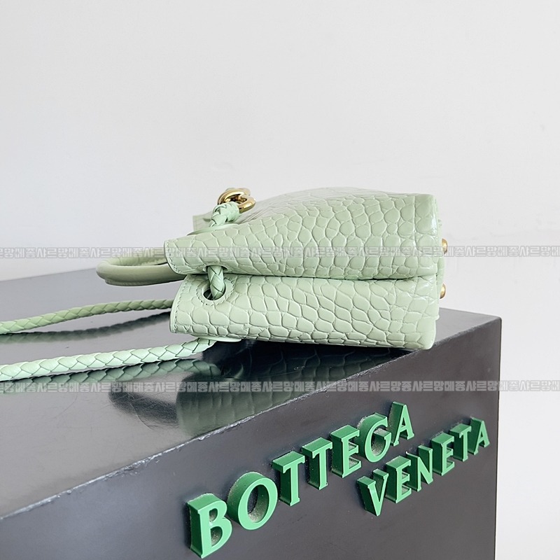 보테가베네타안디아모크로커다일가죽 20260215-151324-002루.jpg