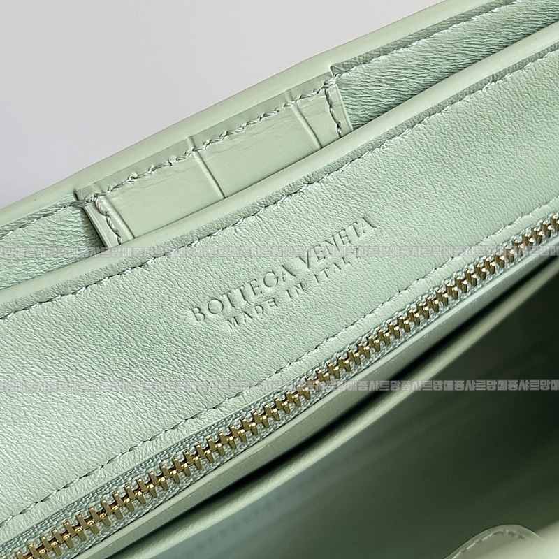 보테가베네타안디아모크로커다일가죽 20260215-151325-008루.jpg