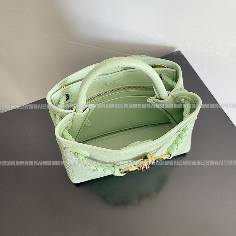 보테가베네타안디아모크로커다일가죽 20260215-151325-009루.jpg