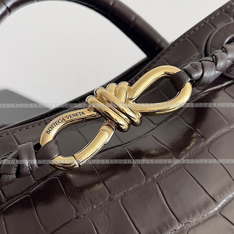 보테가베네타안디아모크로커다일가죽 20260215-151520-005루.jpg