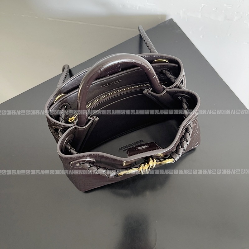 보테가베네타안디아모크로커다일가죽 20260215-151521-009루.jpg