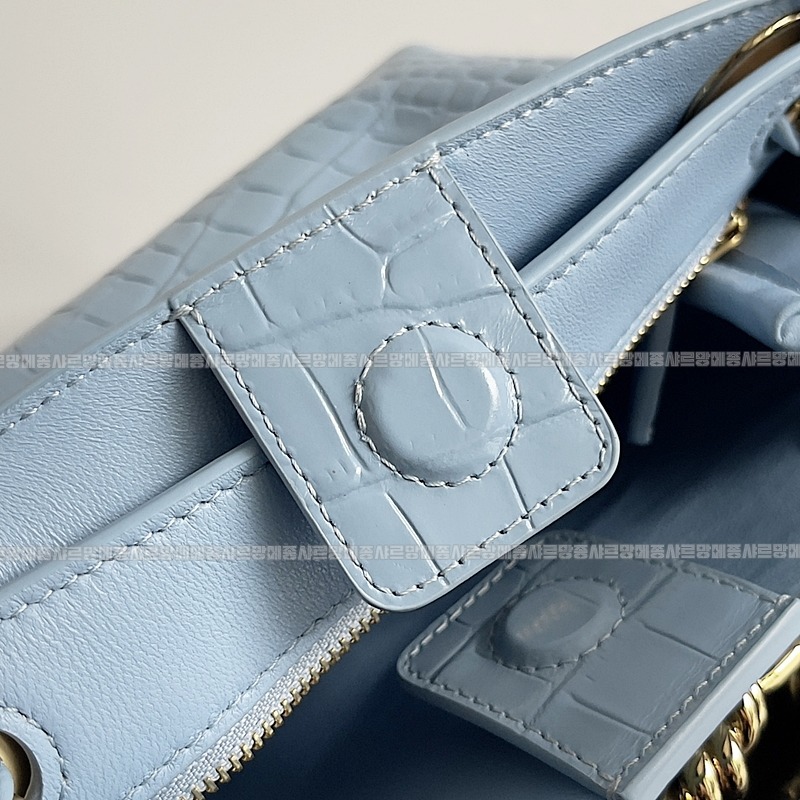 보테가베네타안디아모크로커다일가죽 20260215-151706-007루.jpg