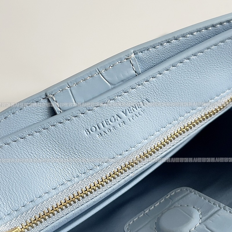 보테가베네타안디아모크로커다일가죽 20260215-151706-008루.jpg