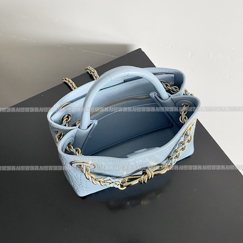 보테가베네타안디아모크로커다일가죽 20260215-151706-009루.jpg