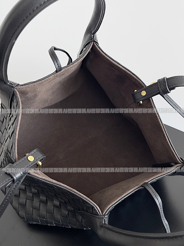 보테가베네타피나코데카미디움 20260215-163940-007루.jpg