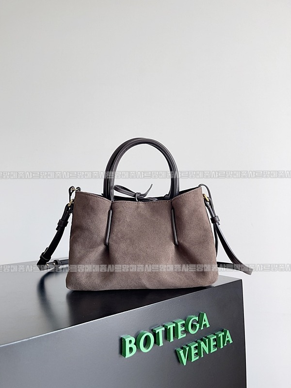 보테가베네타피나코데카미디움 20260215-164202-003루.jpg