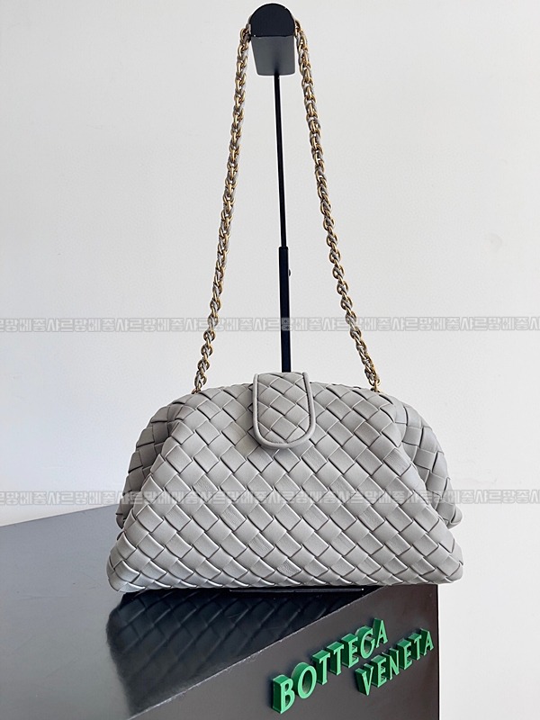 보테가베네타인트래치아토레더클러치미디움 20260216-094758-001루.jpg