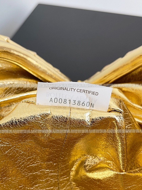 보테가베네타인트래치아토레더클러치스몰 20260216-095411-008루.jpg