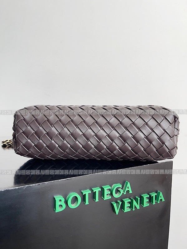보테가베네타인트래치아토레더클러치스몰 20260216-095605-002루.jpg
