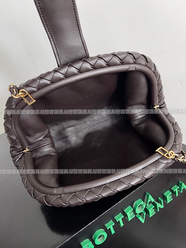 보테가베네타인트래치아토레더클러치스몰 20260216-095606-009루.jpg