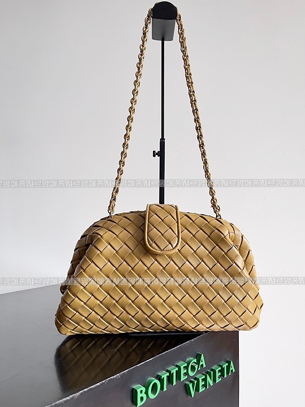 보테가베네타인트래치아토레더클러치스몰 20260216-095900-001루.jpg