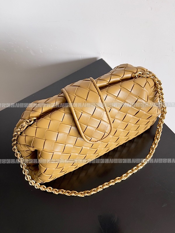 보테가베네타인트래치아토레더클러치스몰 20260216-095901-007루.jpg