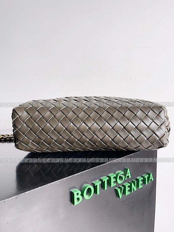 보테가베네타인트래치아토레더클러치스몰 20260216-100047-002루.jpg
