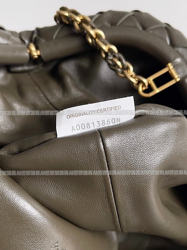 보테가베네타인트래치아토레더클러치스몰 20260216-100048-008루.jpg