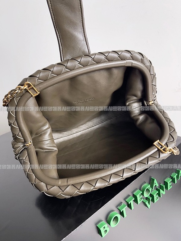 보테가베네타인트래치아토레더클러치스몰 20260216-100048-009루.jpg