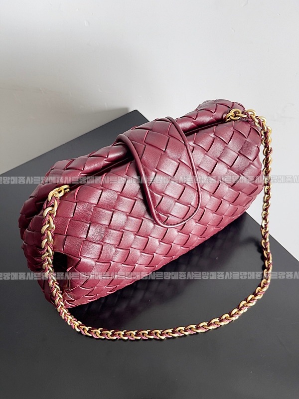 보테가베네타인트래치아토레더클러치스몰 20260216-100301-009루.jpg