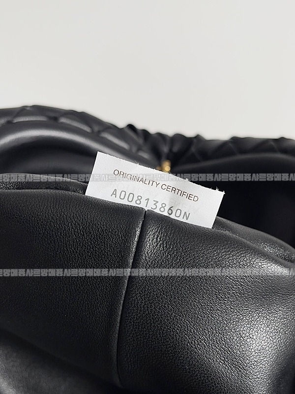 보테가베네타인트래치아토레더클러치스몰 20260216-100453-007루.jpg