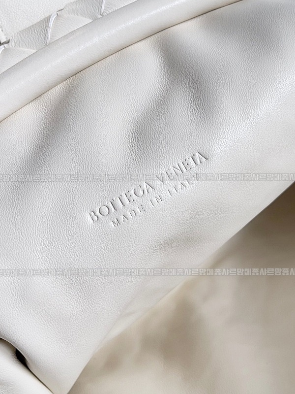 보테가베네타인트래치아토레더클러치스몰 20260216-100646-007루.jpg