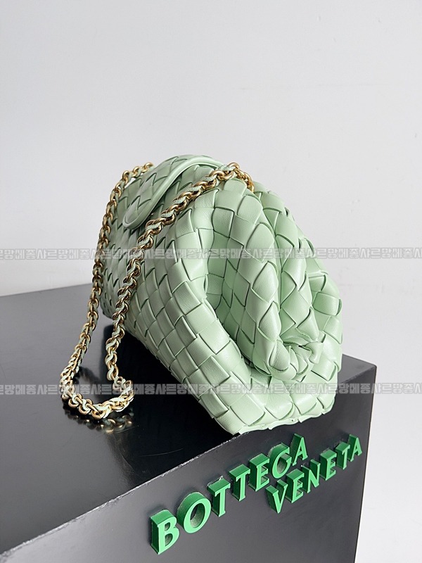 보테가베네타인트래치아토레더클러치스몰 20260216-100832-002루.jpg