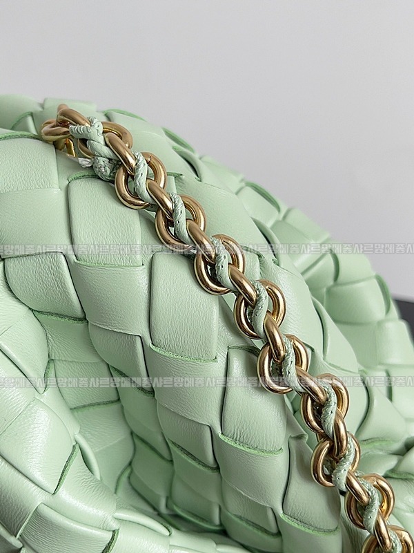 보테가베네타인트래치아토레더클러치스몰 20260216-100833-005루.jpg