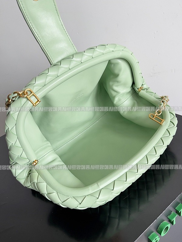 보테가베네타인트래치아토레더클러치스몰 20260216-100833-009루.jpg