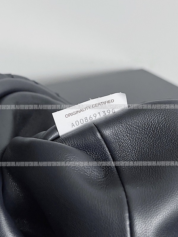 보테가베네타인트래치아토레더클러치스몰 20260216-101041-007루.jpg