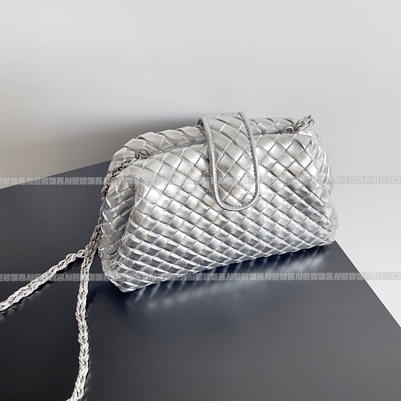 보테가베네타인트래치아토레더클러치스몰 20260216-101253-004루.jpg