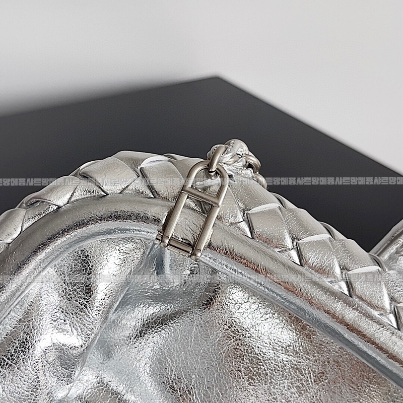 보테가베네타인트래치아토레더클러치스몰 20260216-101253-006루.jpg