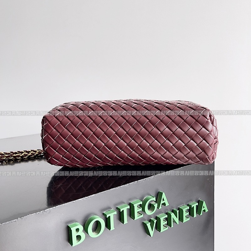 보테가베네타인트래치아토레더클러치스몰 20260216-102557-003루.jpg