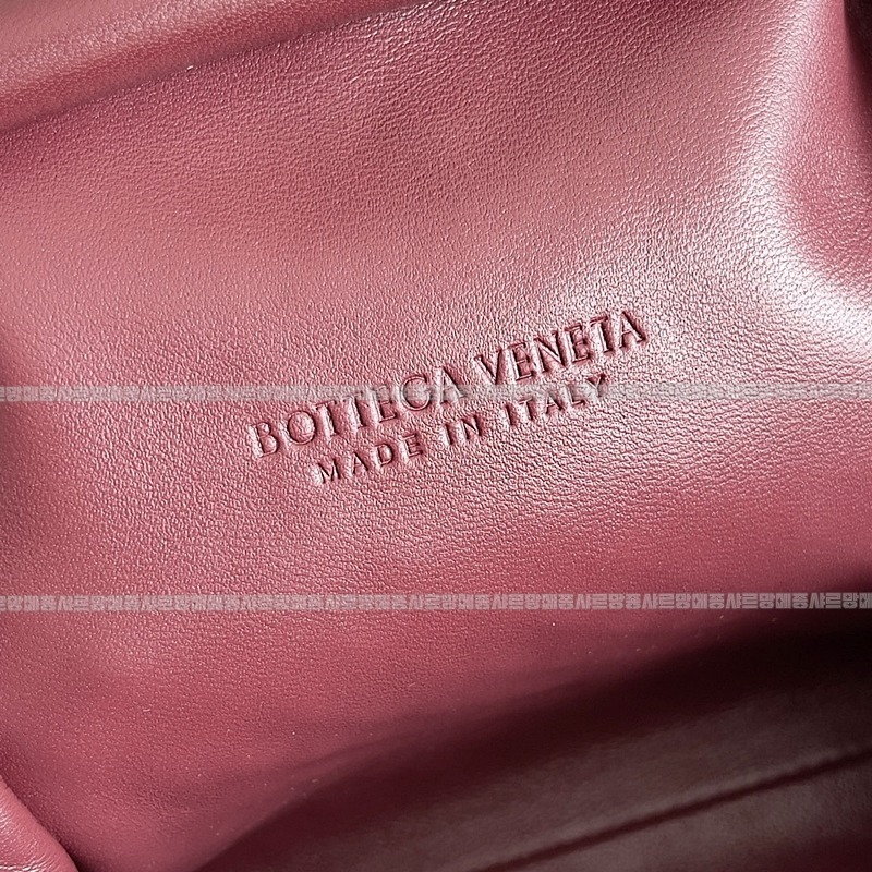 보테가베네타인트래치아토레더클러치스몰 20260216-102558-007루.jpg