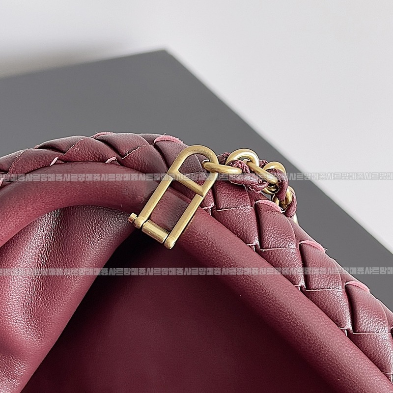 보테가베네타인트래치아토레더클러치스몰 20260216-102558-005루.jpg