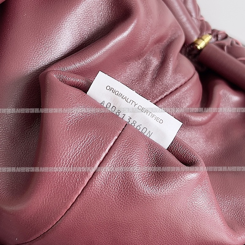 보테가베네타인트래치아토레더클러치스몰 20260216-102558-008루.jpg