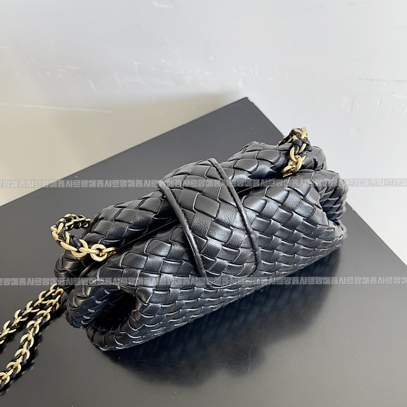 보테가베네타인트래치아토레더클러치스몰 20260216-102818-004루.jpg