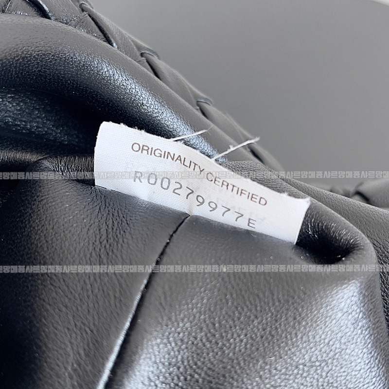 보테가베네타인트래치아토레더클러치스몰 20260216-102819-008루.jpg