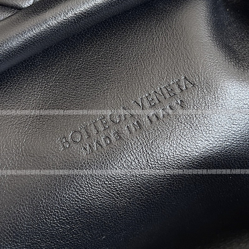 보테가베네타인트래치아토레더클러치스몰 20260216-102819-007루.jpg