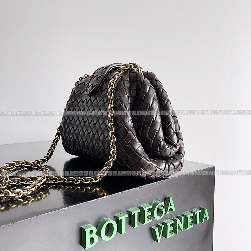 보테가베네타인트래치아토레더클러치스몰 20260216-103038-002루.jpg