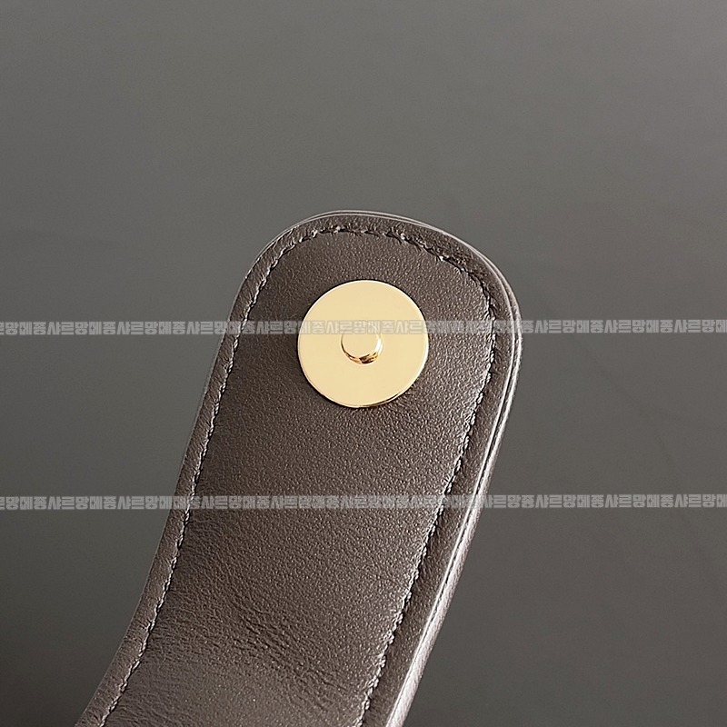 보테가베네타인트래치아토레더클러치스몰 20260216-103038-006루.jpg