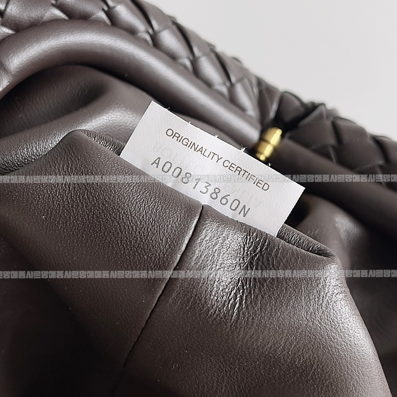 보테가베네타인트래치아토레더클러치스몰 20260216-103038-008루.jpg