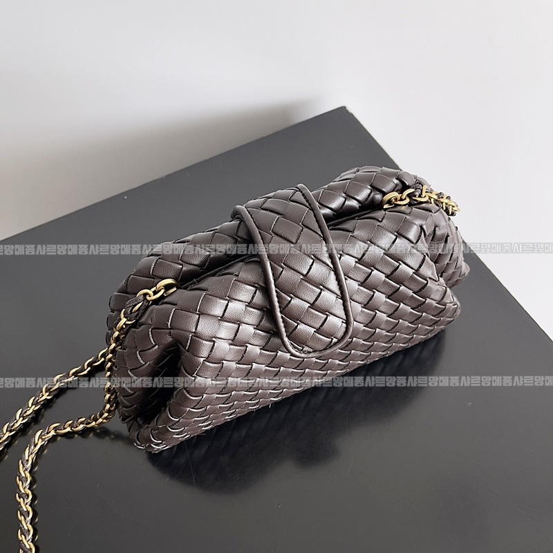 보테가베네타인트래치아토레더클러치스몰 20260216-103038-004루.jpg