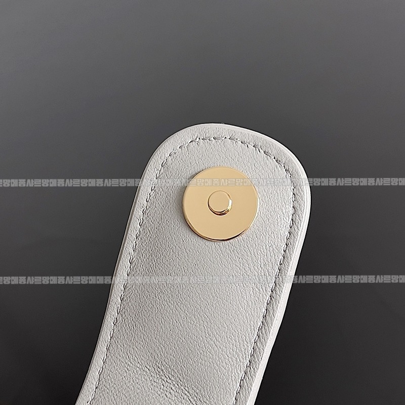 보테가베네타인트래치아토레더클러치스몰 20260216-103226-006루.jpg