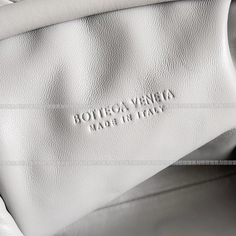 보테가베네타인트래치아토레더클러치스몰 20260216-103226-007루.jpg