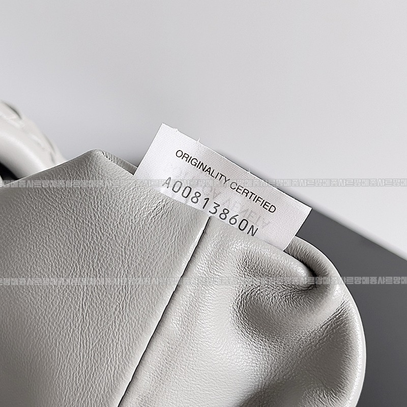 보테가베네타인트래치아토레더클러치스몰 20260216-103227-008루.jpg