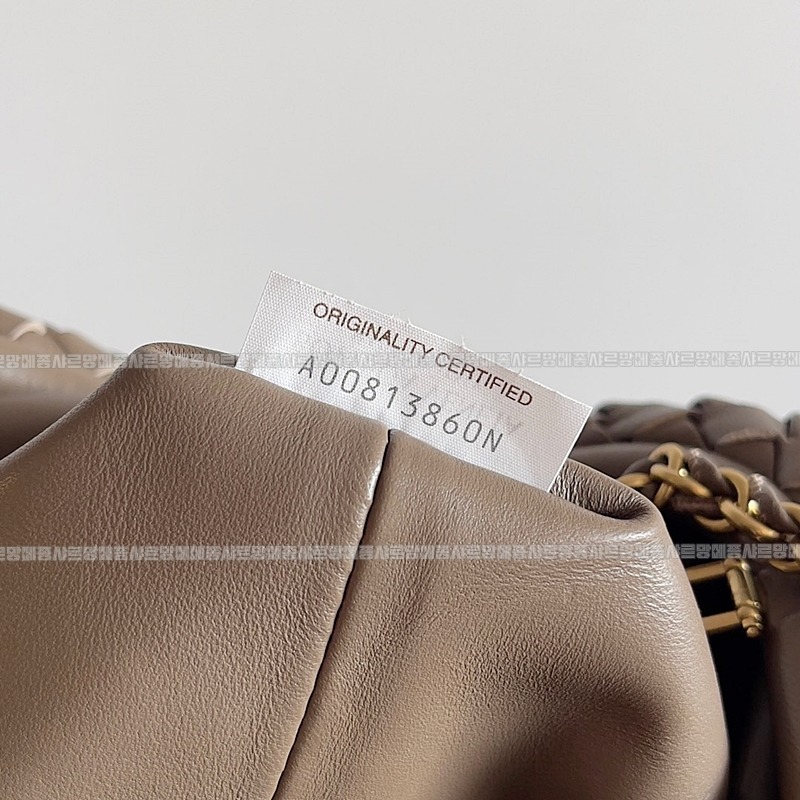 보테가베네타인트래치아토레더클러치스몰 20260216-103447-008루.jpg